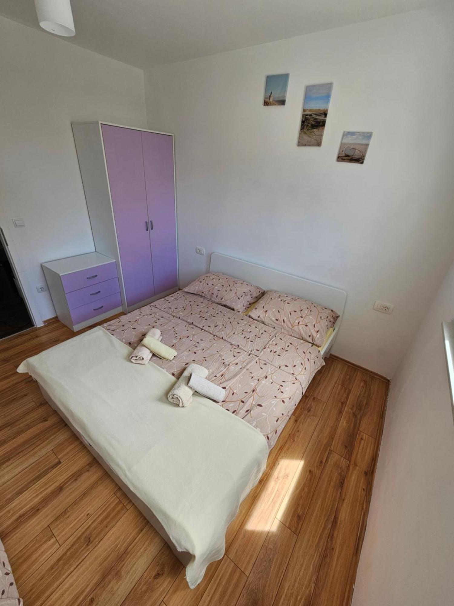 Apartments Lara Drvenik  Extérieur photo
